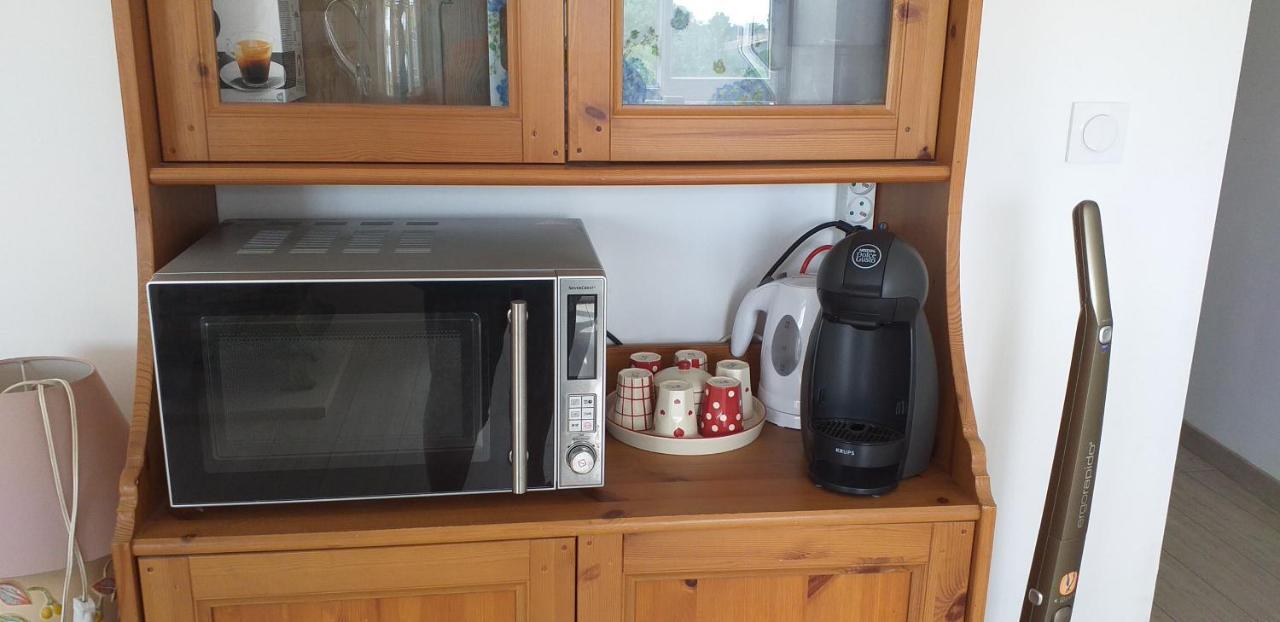 Les Gremilles Bed & Breakfast Bassoncourt ภายนอก รูปภาพ
