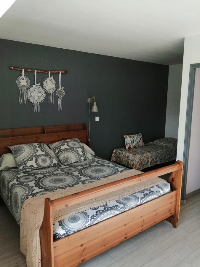 Les Gremilles Bed & Breakfast Bassoncourt ภายนอก รูปภาพ